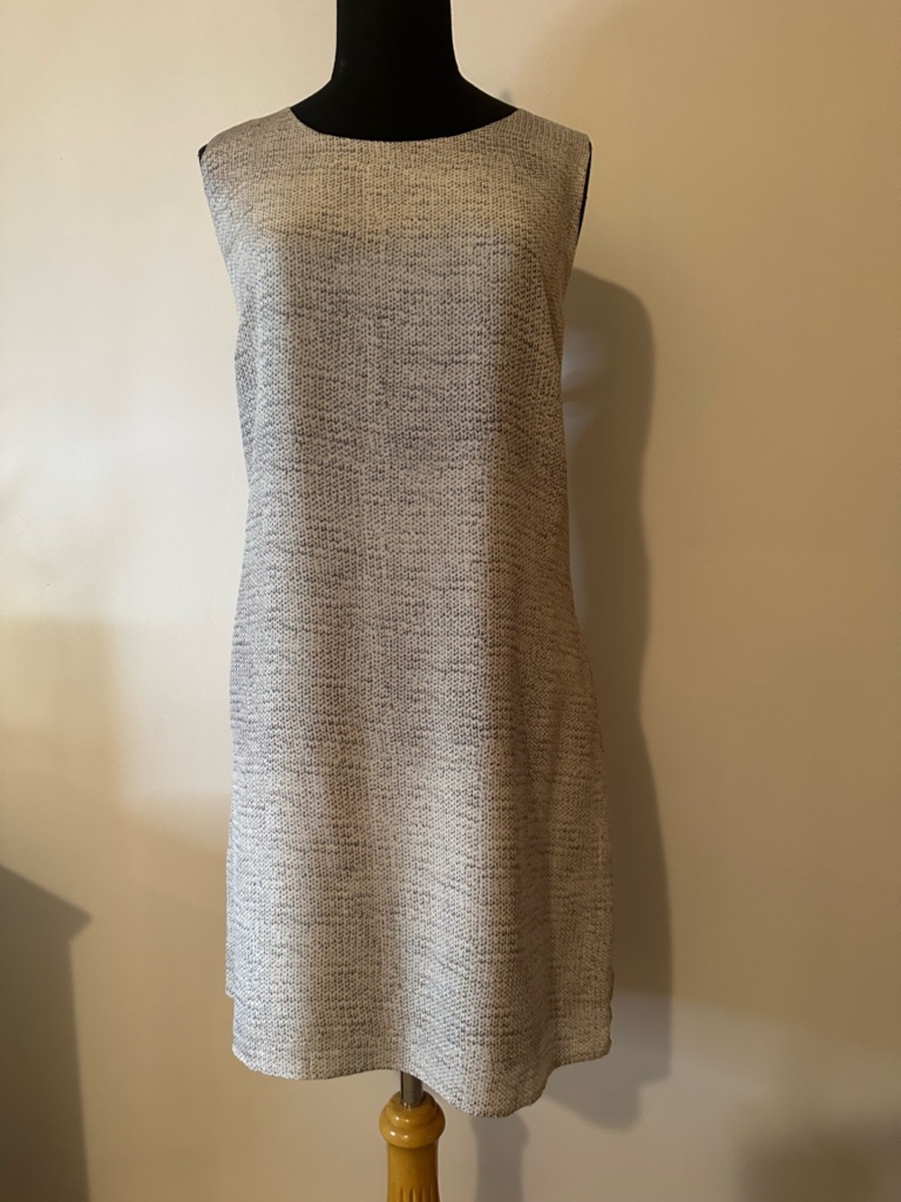 mercer & madison Sleeveless Shift Dress in Gray and White